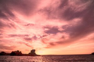 Stef Styles|Vintage|Cuba Street - ORA SD - Sunset over lake Victoria. Kisumo / Tanzania