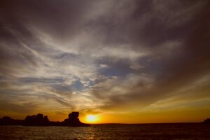 Stef Styles|The Traveller|Tropical Beach 70s - Sunset over lake Victoria. Kisumo / Tanzania